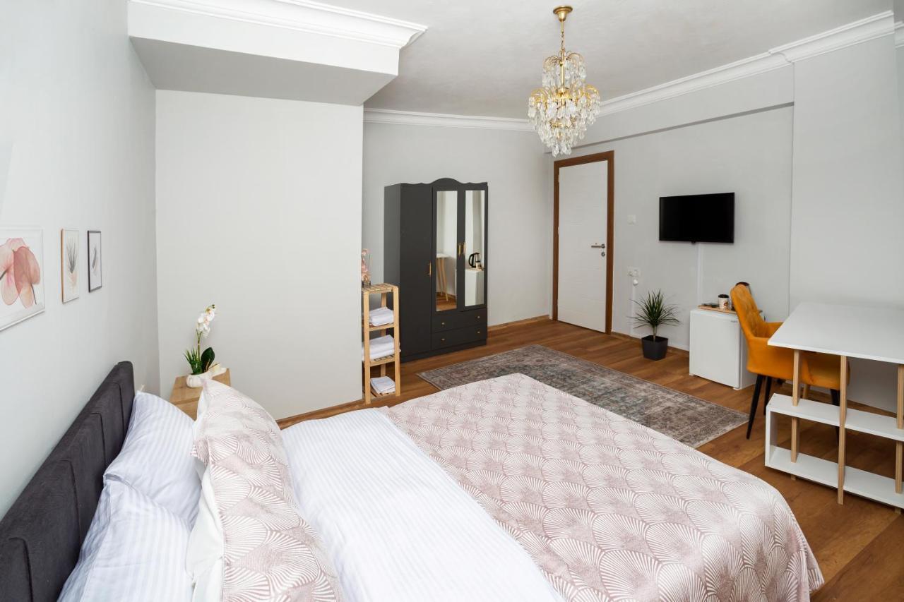 8 Rooms House Balçova Esterno foto