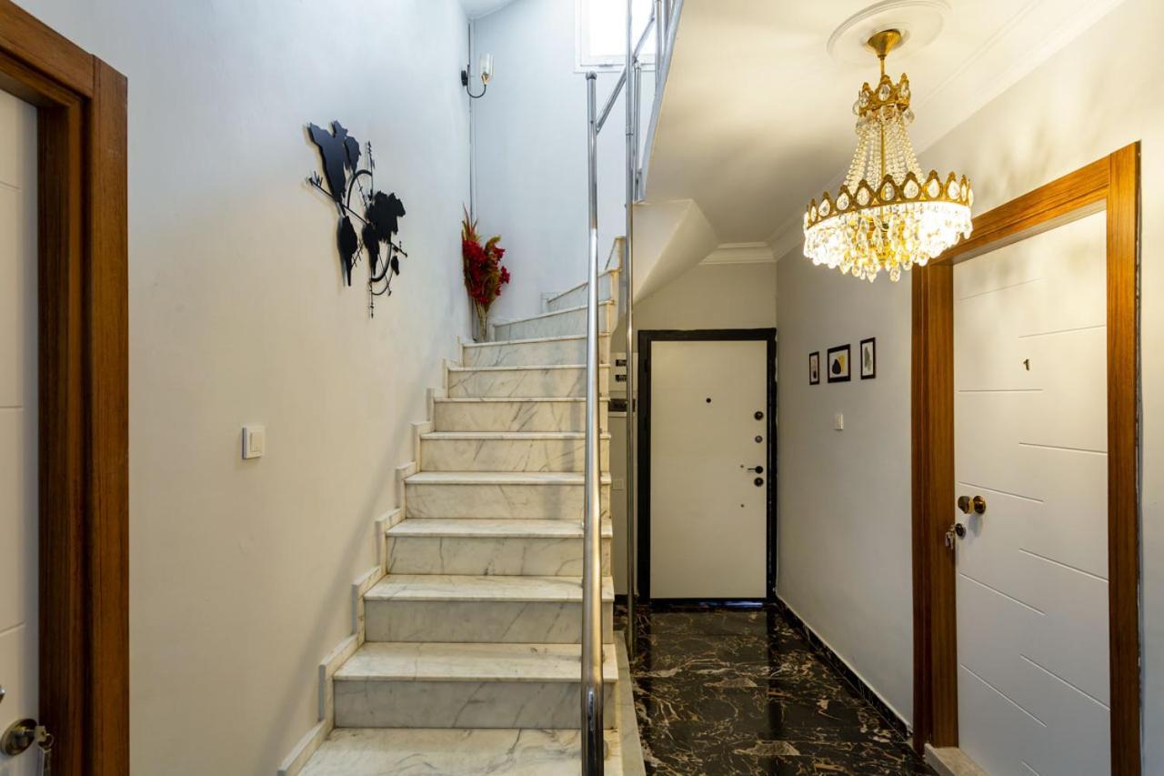 8 Rooms House Balçova Esterno foto
